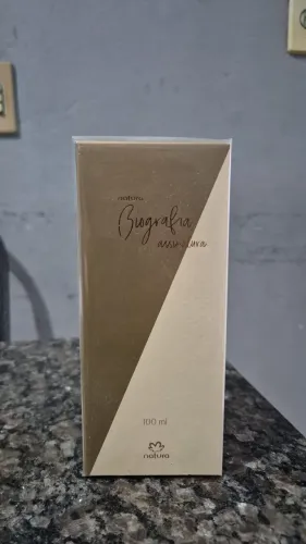 Perfume, biografia assinatura, feminino