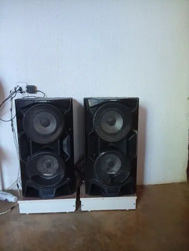 Vendo duas caixas de som Samsung 