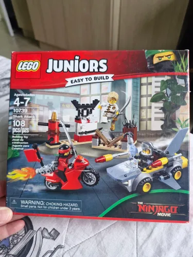 LEGO JUNIORS NINJAGO MOVIE - SHARK ATTACK 10739