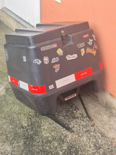 BÁU DE 135L COM FERRAGEM P MOTO ALTA