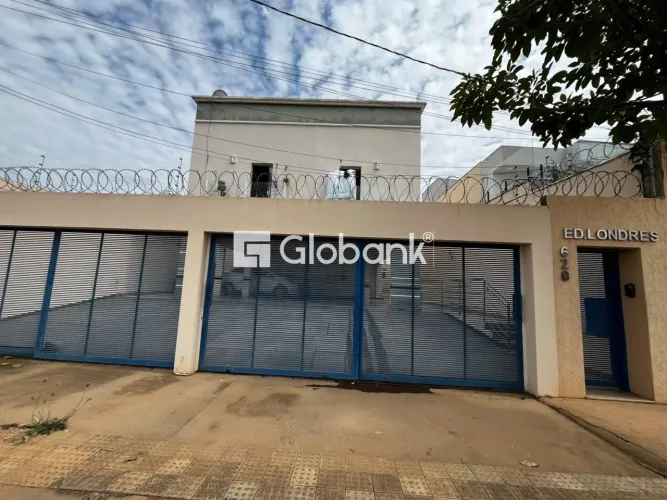 Apartamento 2 quartos para aluguel Ibituruna 55m² Montes Claros MG