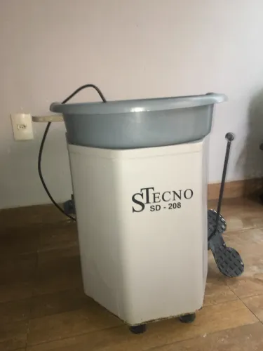 Torno para cerâmica 