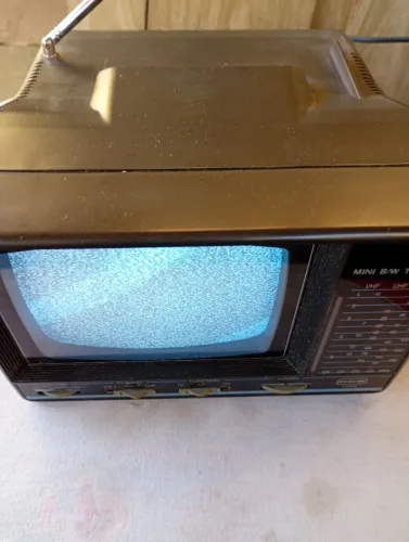 MINI TV E RÁDIO AM E FM CCE TVP-6
