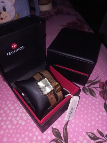 Este é o Relógio Technos Feminino Mini Dourado GL32AI/1D, um modelo elegante e delicado.