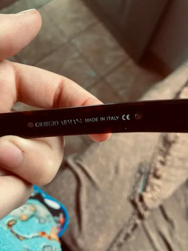 Óculos Giorgio Armani - Design Elegante e Sofisticado