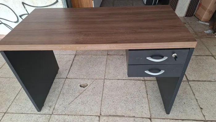 Mesa de escritório 2 gavetas