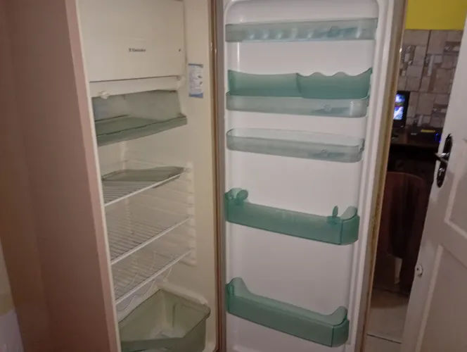 Vendo geladeira Eletrolux