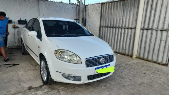 Fiat Linea Essence Dualogic 1.8 Flex 16V 4P 2013
