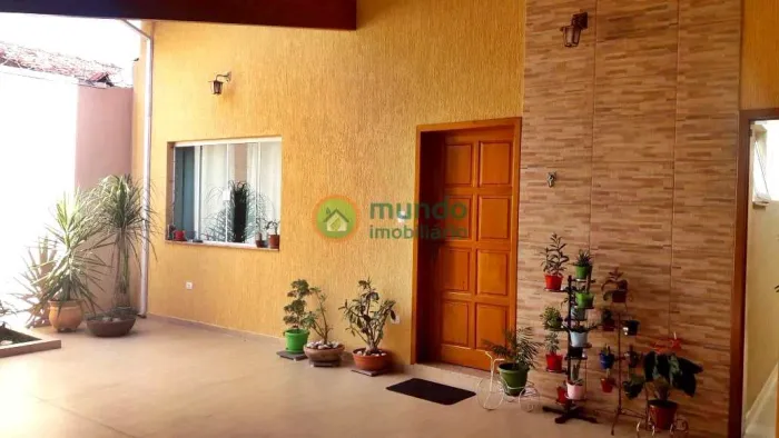 Casa à Venda, Vila Santa Isabel, Taubaté - 3 quartos (1 suíte)