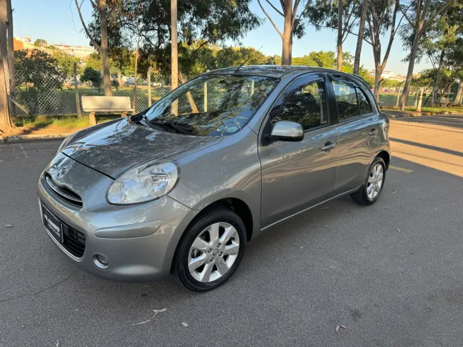 Nissan March S 1.0 12V Flex 5P 2014