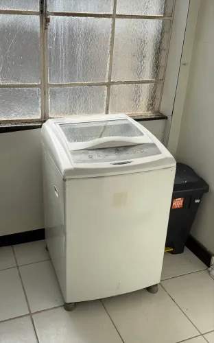 Máquina de lavar usada