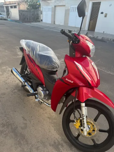 Vendo Moto Avelloz 2026 quase zero