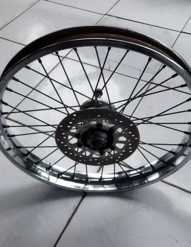 VENDO RODA DIANTEIRA 21 FREIO A DISCO COMPLETA  /BROS/XR/XL/XTZ ETC.