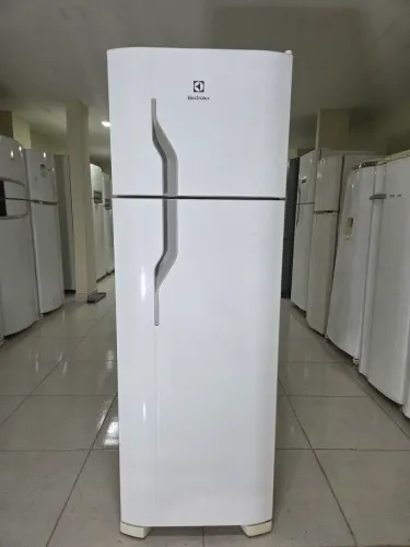 Geladeira Electrolux Defrost 260l DC35A