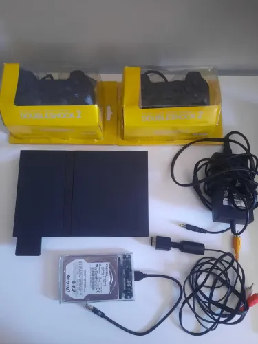 PS2 Slim com 2 controles - Aceito cartão