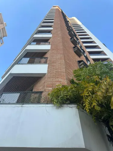 Imóvel para venda possui 198 metros quadrados com 4 quartos