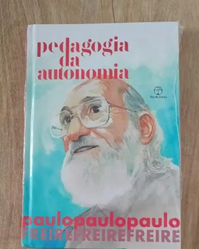 Livro. Pedagogia da Autonomia