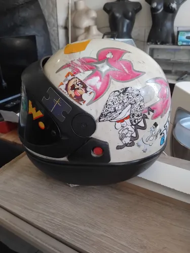 Capacete em bom estado.