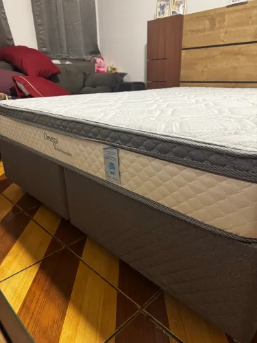 Colchão e box queen 