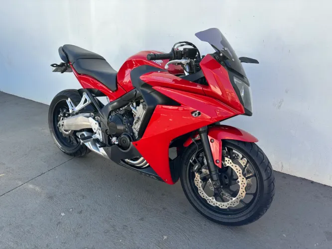 Vendo ou troco por MOTO Honda CBR 650R 2015 EXTRA c/ 2026 Pago