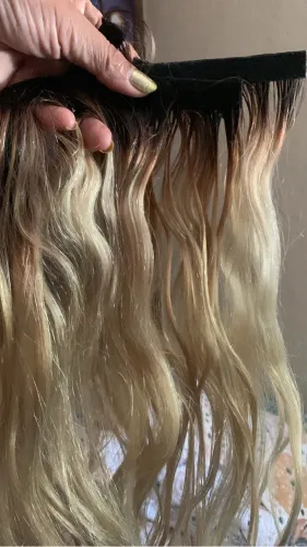 Vende 100 grama de mega hair