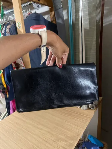 Bolsa carteira linda grife moschino , duas formas de uso , 100% couro