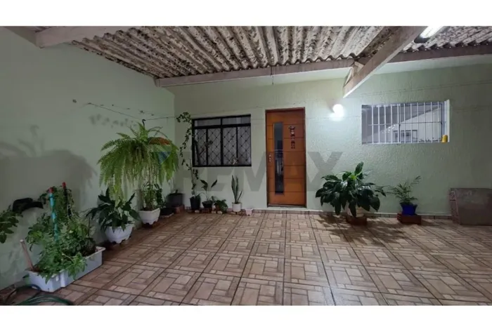 CASA 3 QUARTOS 1 BANHEIRO