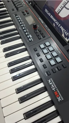 Teclado Roland XPS-10X - NOVO - Aceitamos Trocas - Dividimos em até 12x