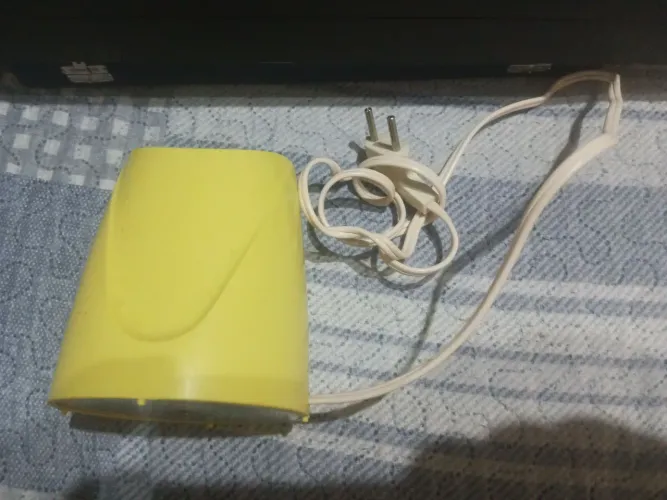 Aquecedor de Mamadeira Elétrico ("Neném Quente") Amarelo - Usado, LEIA O ANÚNCIO 