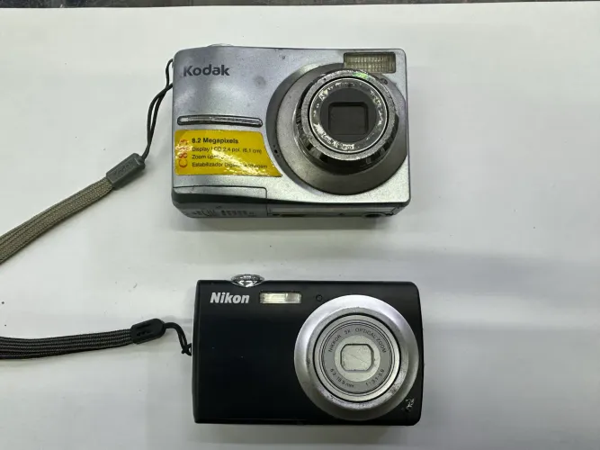LOTE DE CÂMERAS DIGITAIS VINTAGE 