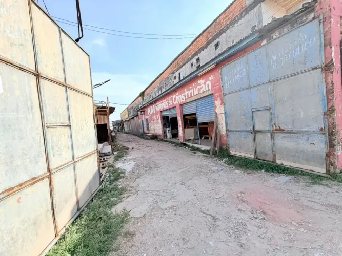 ÁREA COMERCIAL À VENDA NA BERNARDO SAYÃO | 824M² COM ACESSO PELO RIO