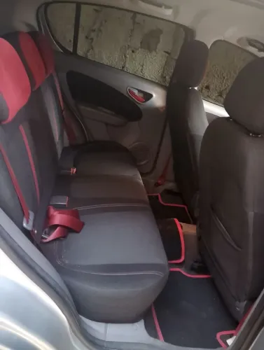 Fiat Palio Sporting 1.6 Flex 16V 5P 2014