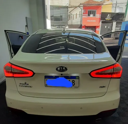 Kia Motors Cerato 1.6 16 V Flex Mec. 2014