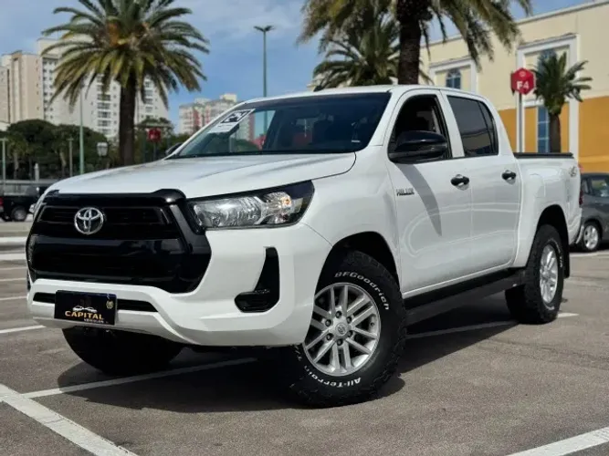 Toyota Hilux CD 4X4 2.8 Diesel Mec. 2024