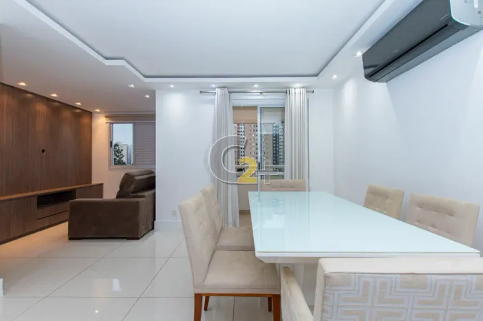 Apartamento à venda na Barra Funda com 2 quartos, 1 suíte e 1 vaga de garagem.