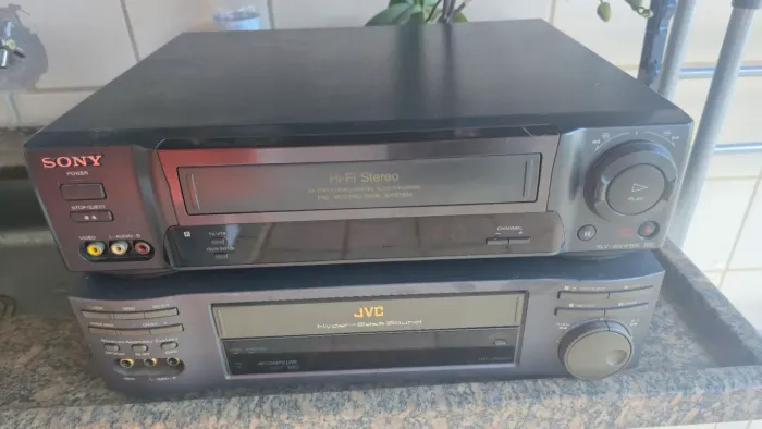 Vídeo cassete vhs no estado leia