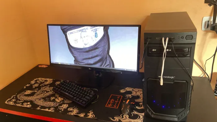 Pc que roda alguns jogos