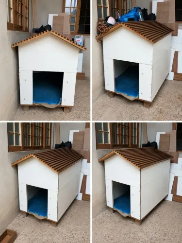 Casinha em MDF com fundo de madeira.