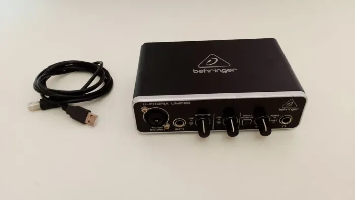 Interface de Áudio Behringer UMC22 (Entrega somente para Santarém/Belterra)