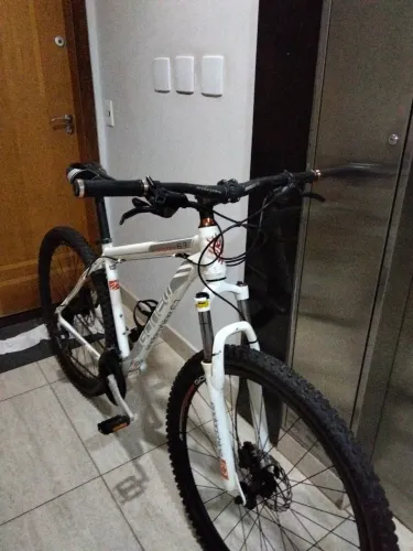 Bicicleta GONEW Endorphine 6.3 - Aro 26
