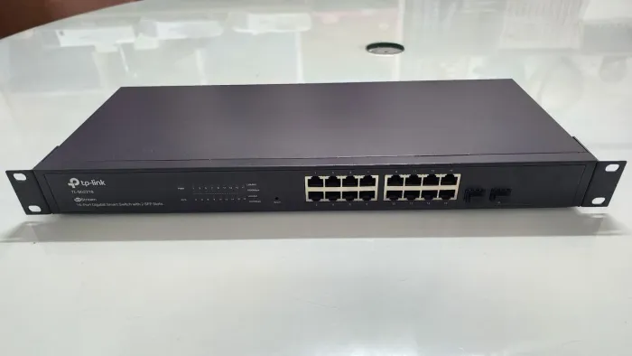 Switch 18 Portas Gigabit Gerenciável Tp-link Tl-sg2218