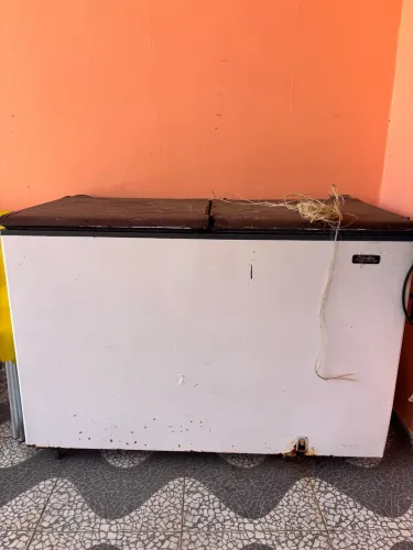 FREEZER ESMALTEC À VENDA 