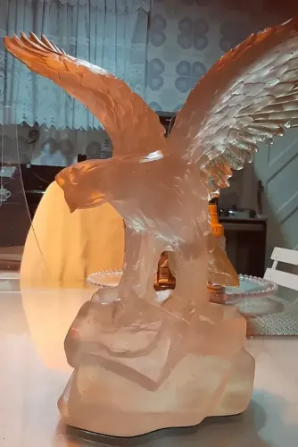 Escultura Premium Aguia de Acrilico Translucido de Alta Densidade Vintage 31cm