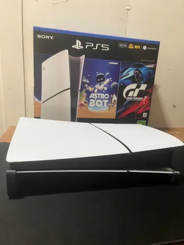 PS5 Slim pouco tempo de uso