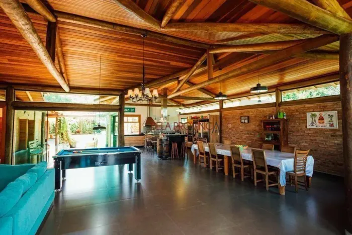 Chácara com 3 dormitórios à venda, 1100 m² por R$ 2.000.000,00 - Santa Maria da Serra - Sa