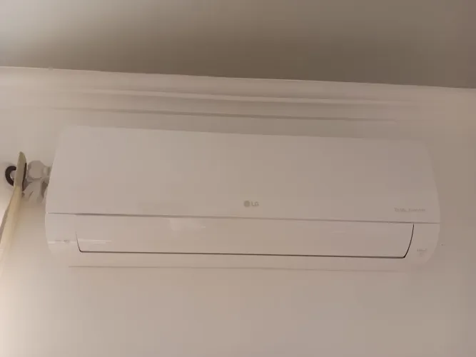 Sulacap RJ Ar Condicionado com tubos e fios split Dual Inverter LG 12.000btu