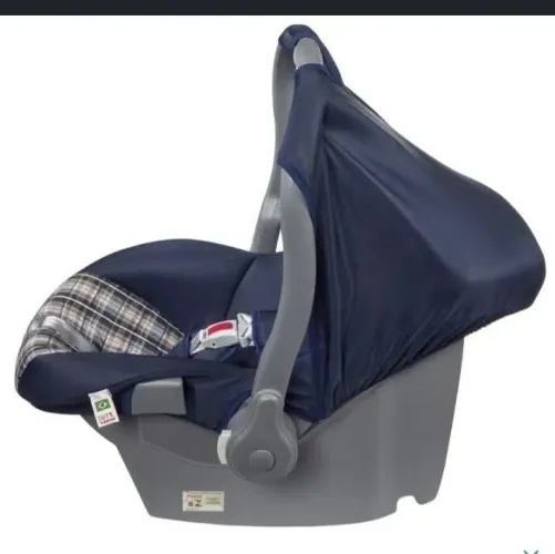 Vendo carrinho de passeio uma banheira com trocador bebê conforto e fraldas P e M