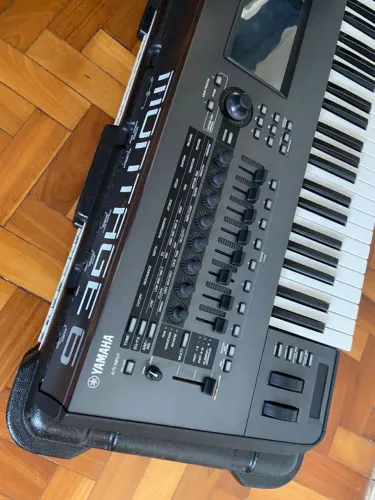 Teclado Yamaha Montage6