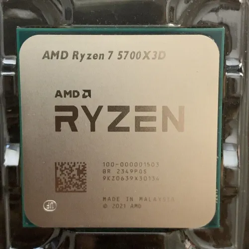 Processador AMD Ryzen 7 5700X3D funcionando perfeitamente