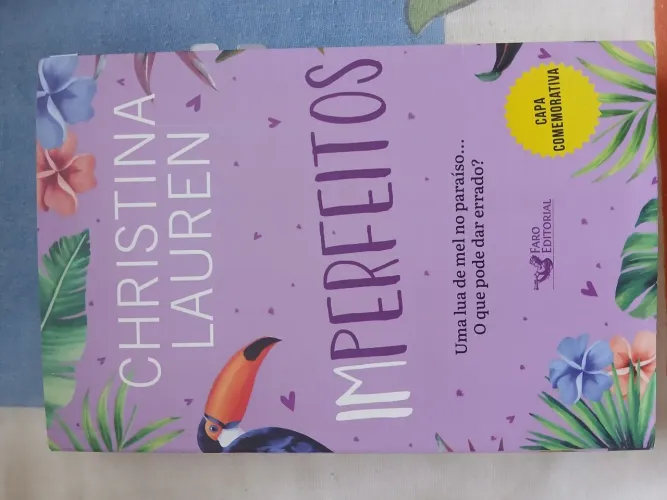 Livro imperfeitos capa comemorativa